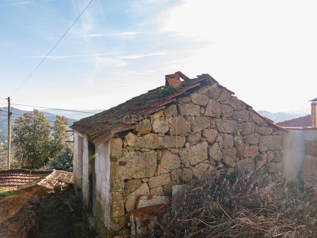 3 Moradias para restauro com vista Rio Douro - Image 19