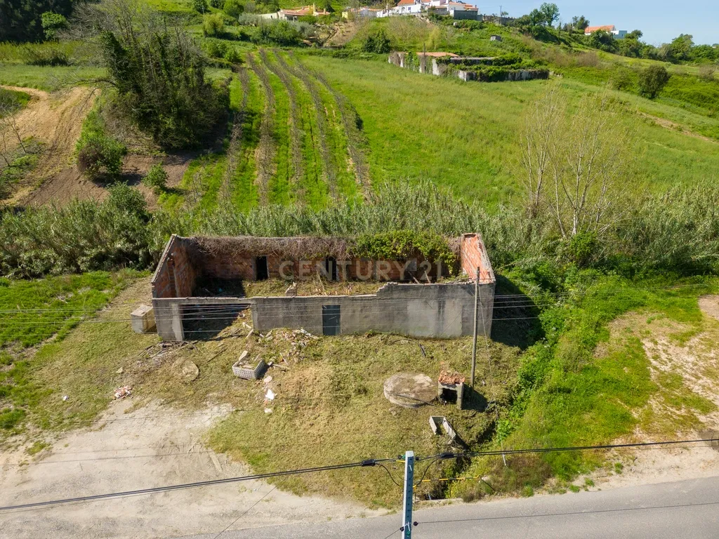 Propriedade com 194m2 de área de construção e 524 m2 de área total - Image 17