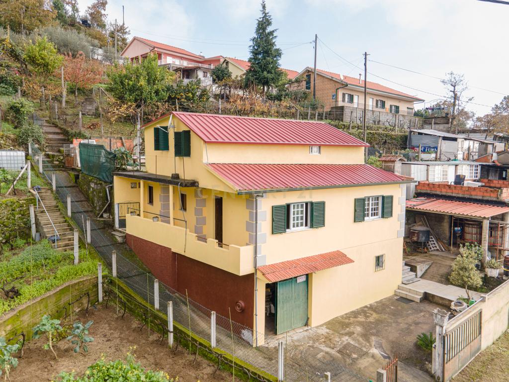 Moradia V3 em Valadares, Baião - Image 1