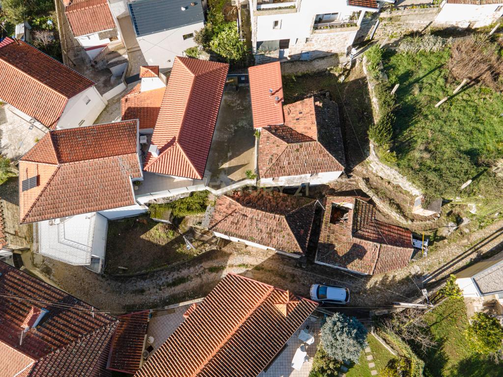 3 Moradias para restauro com vista Rio Douro - Image 20