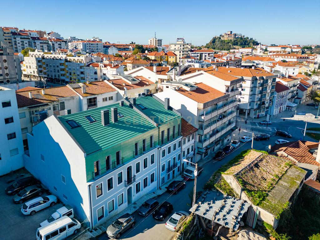 Apartamento T4 duplex || Centro Histórico de Leiria - Image 2