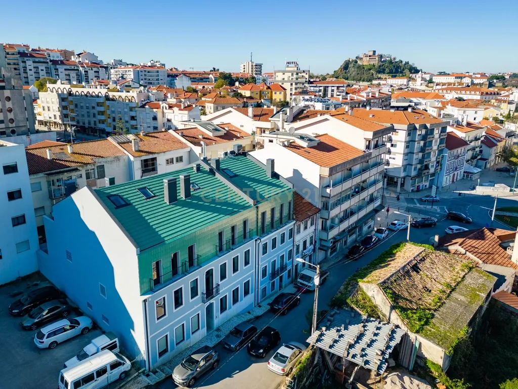 Apartamento T4 duplex || Centro Histórico de Leiria - Image 2