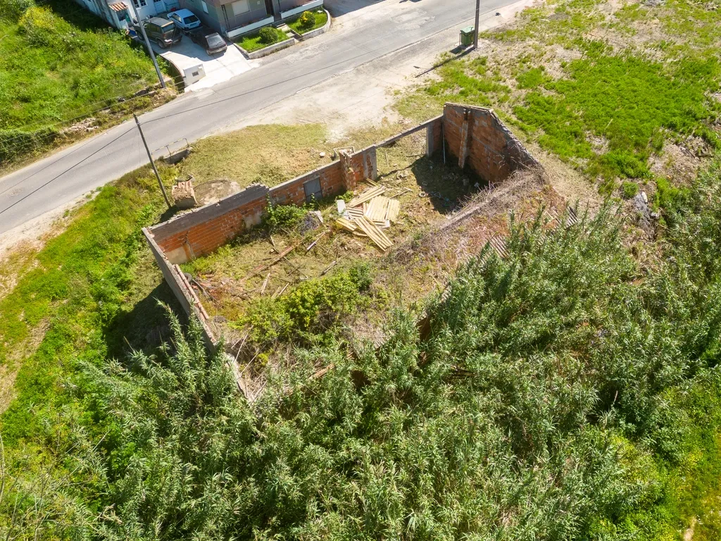 Propriedade com 194m2 de área de construção e 524 m2 de área total - Image 6