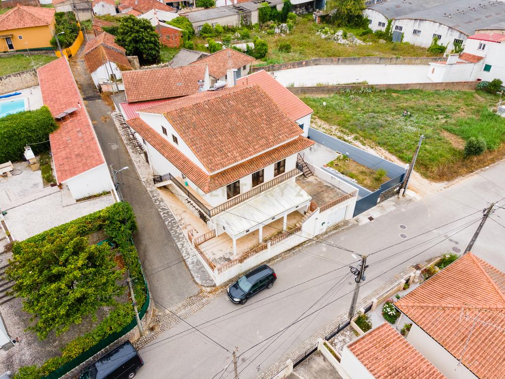 🏡 Moradia T3+1 com sótão habitável e espaço comercial! 🌟 - Image 54
