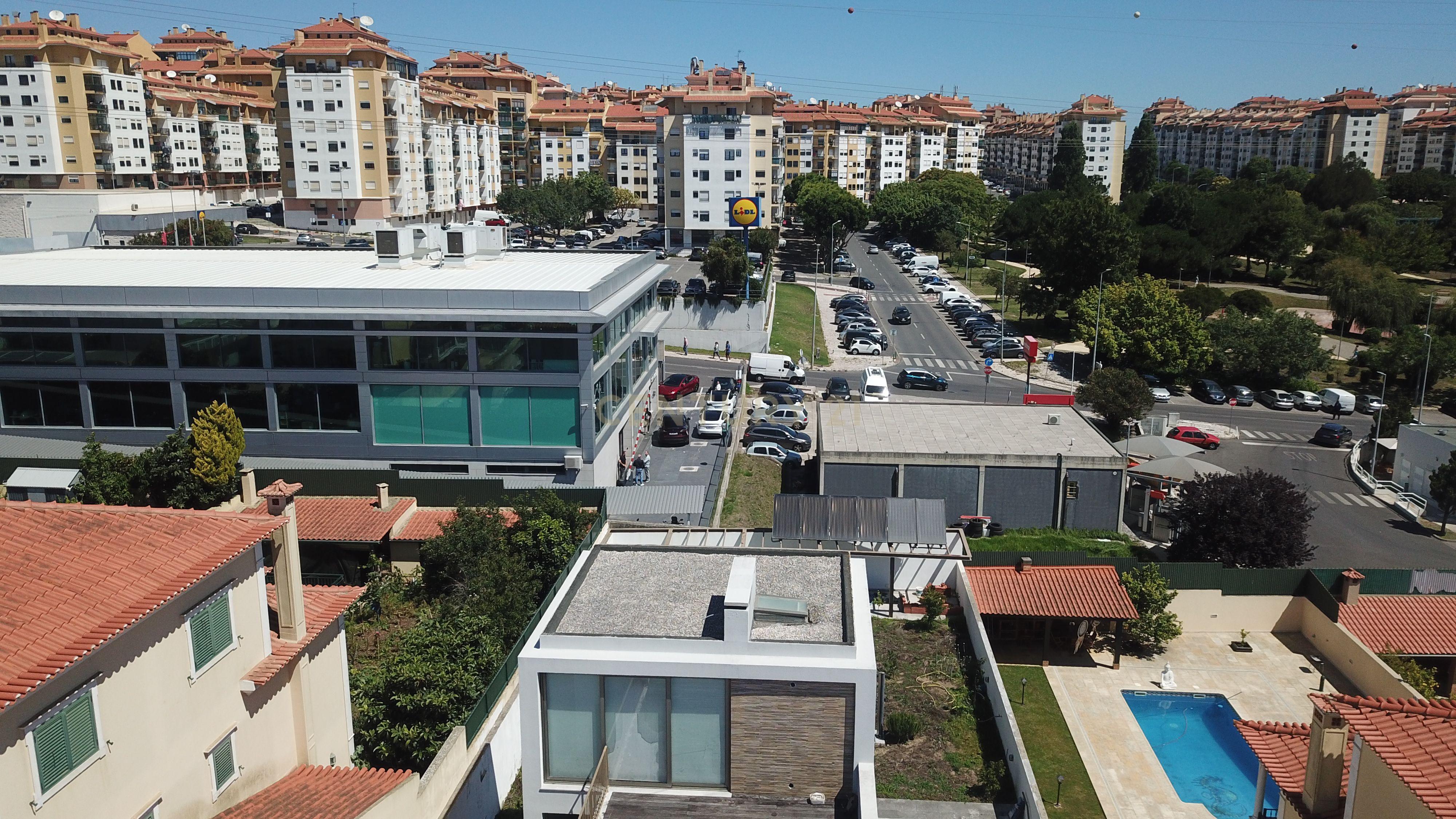 Excelente Moradia 5 Assoalhadas Massamá-Quinta das Flores Sistema de Propostas Múltiplas - Image 45