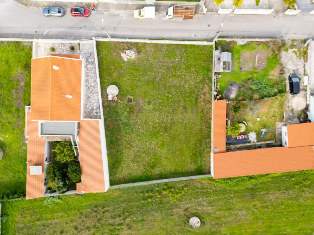 Terreno de 786 m2 para construção todo murado - Image 10