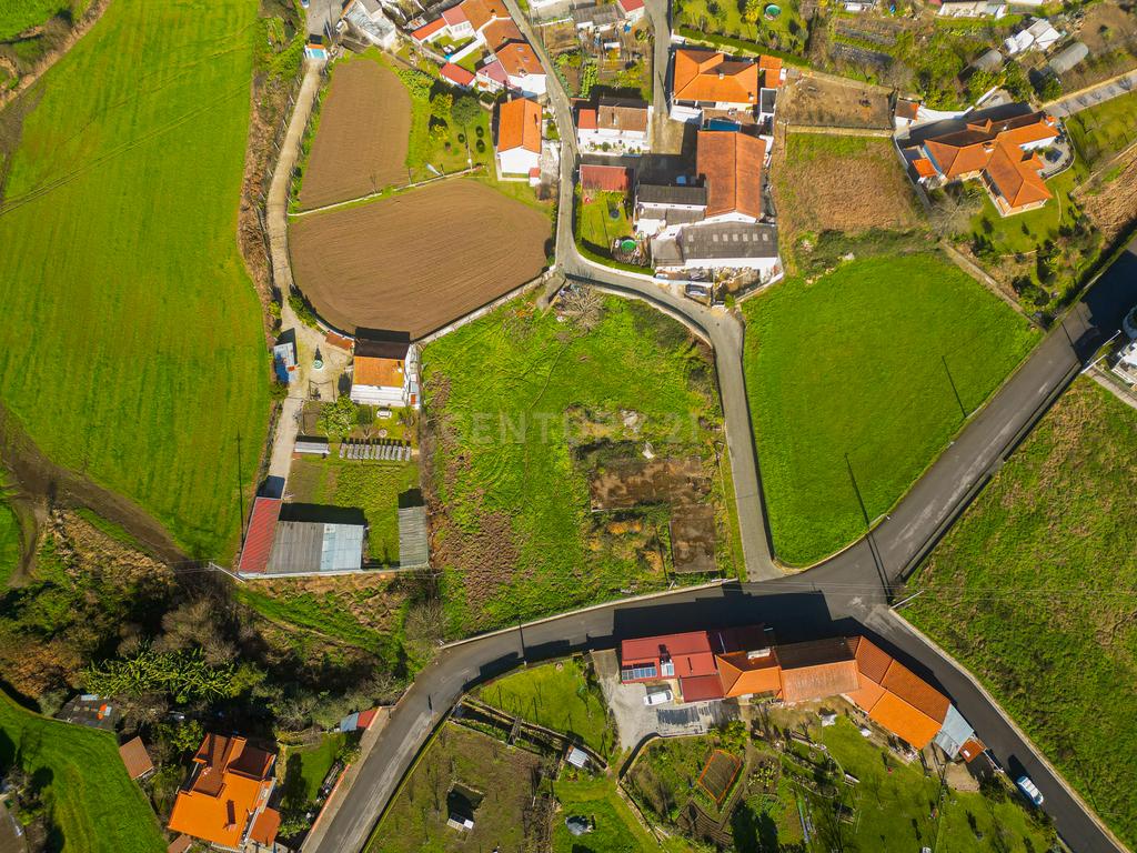 Terreno Urbano excelente oportunidade para fins residenciais ou comerciais. - Image 4