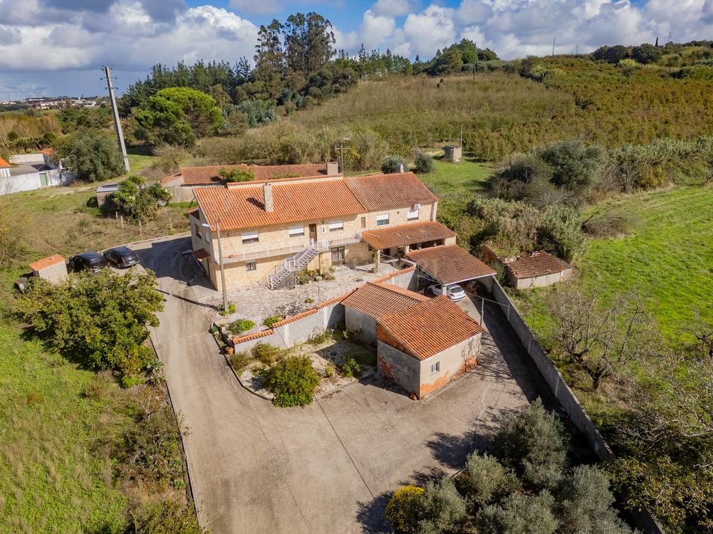 Moradia T5 em Évora de Alcobaça - Image 42
