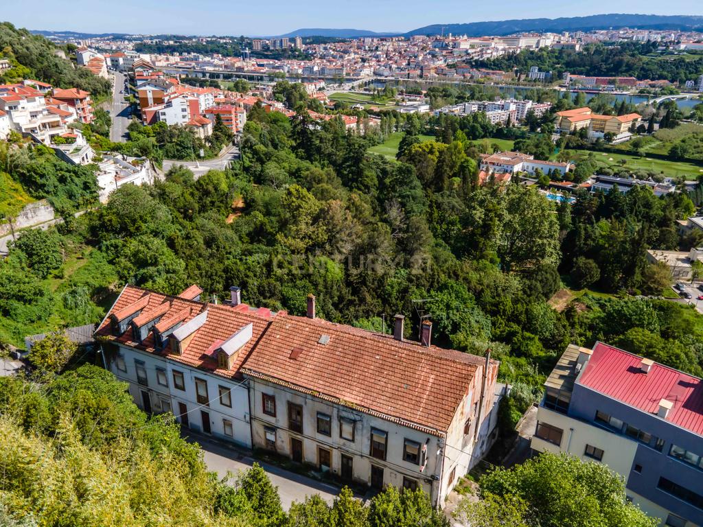 Moradia em projeto com vistas deslumbrantes sobre Coimbra - Image 19