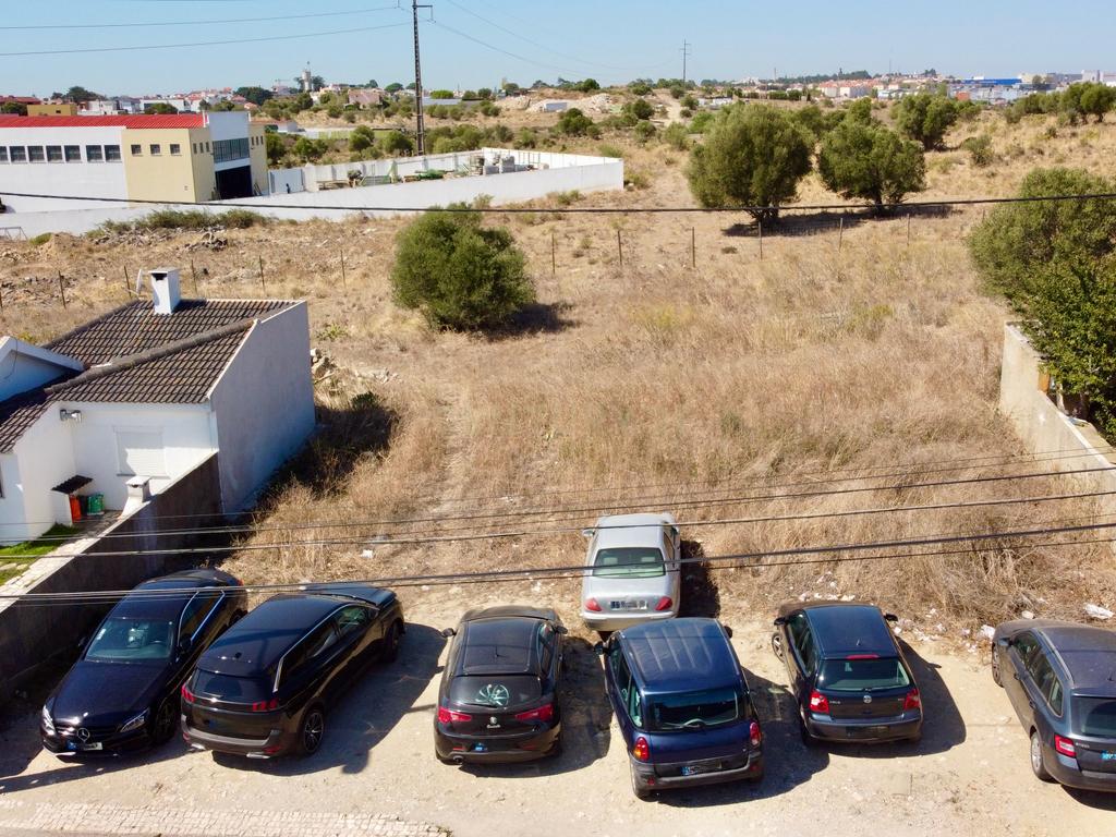 Terreno 305m2 PROJETO APROVADO e LICENÇAS PAGAS em Manique  - Image 7