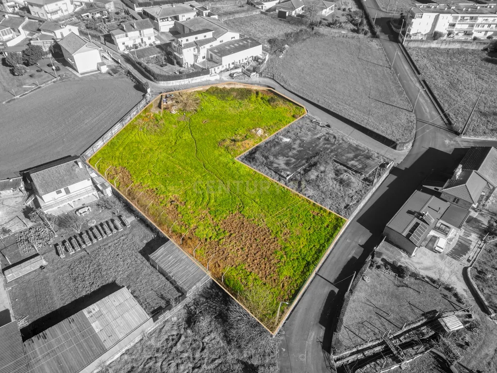Terreno Urbano excelente oportunidade para fins residenciais ou comerciais. - Image 3
