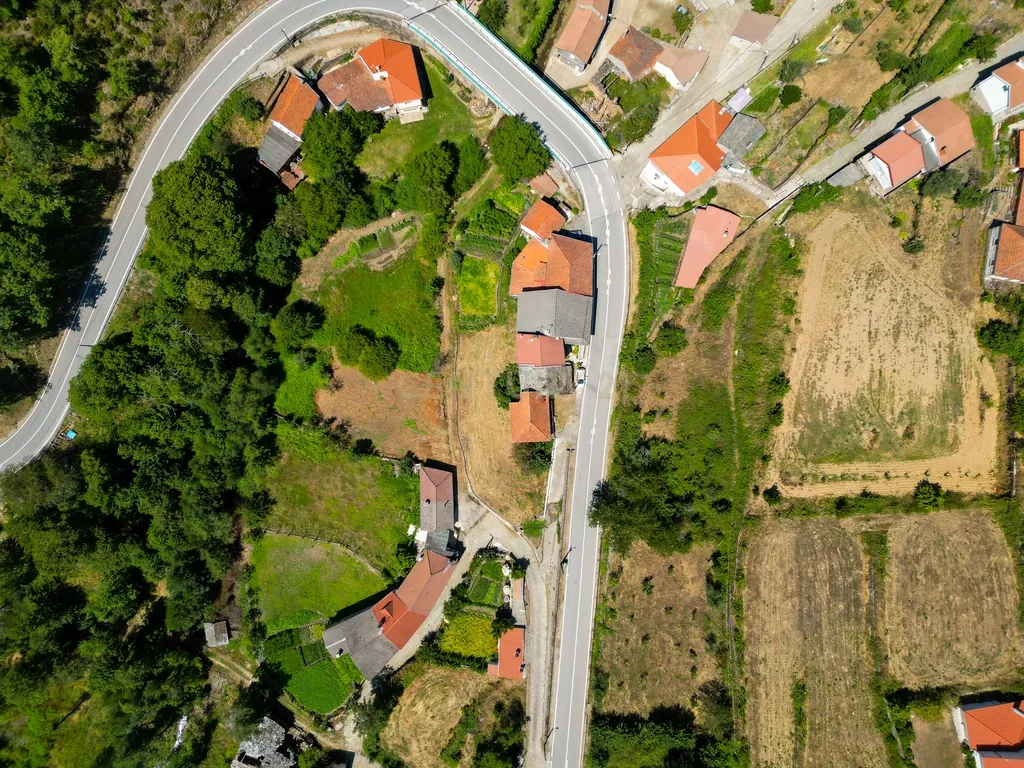 Moradia na aldeia do Portelo, Bragança - Image 12