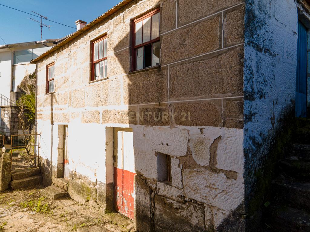 3 Moradias para restauro com vista Rio Douro - Image 5