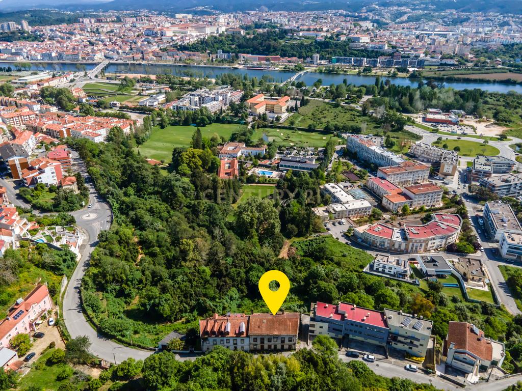 Moradia em projeto com vistas deslumbrantes sobre Coimbra - Image 8