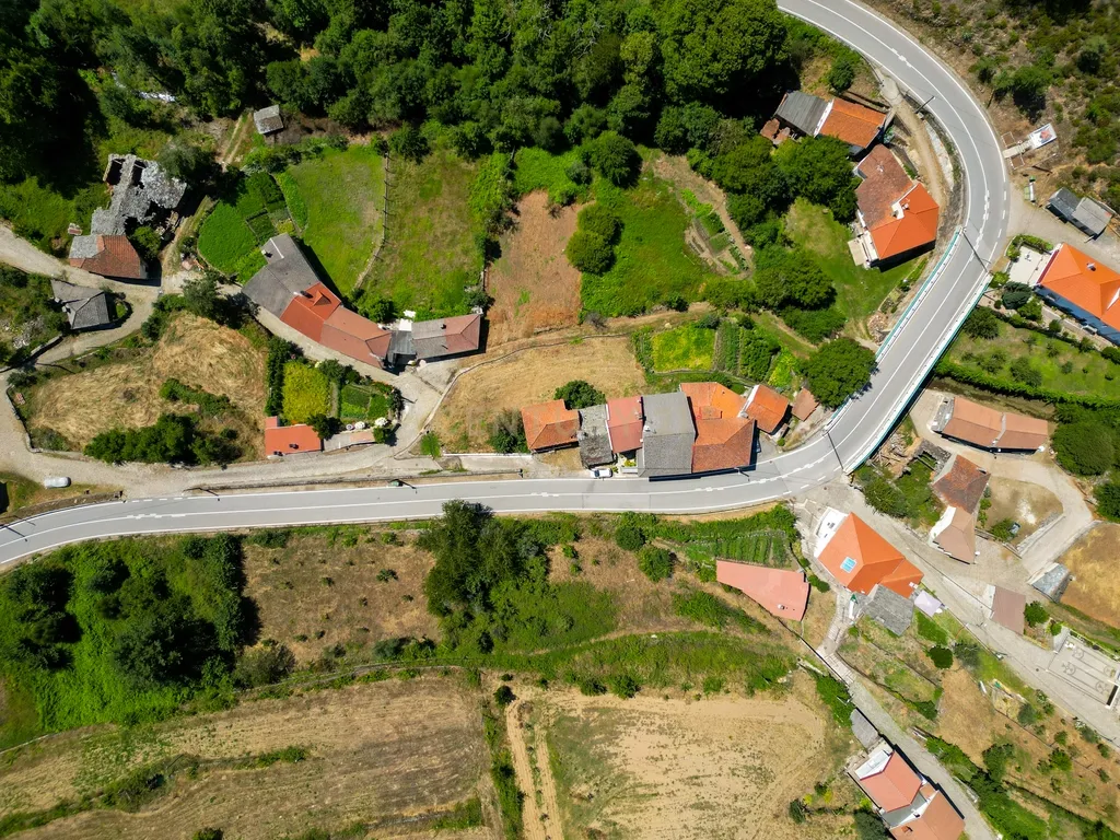 Moradia na aldeia do Portelo, Bragança - Image 5