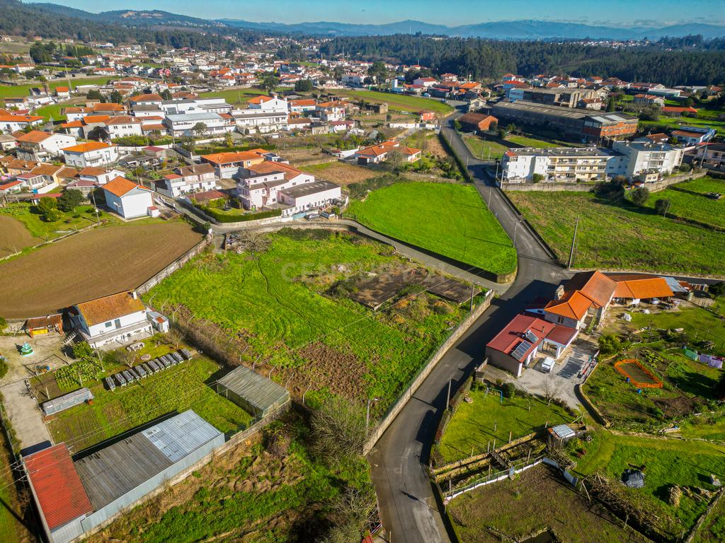 Terreno Urbano excelente oportunidade para fins residenciais ou comerciais. - Image 2