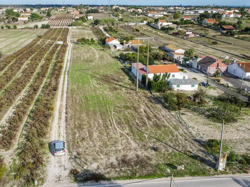 Terreno Misto de 7.500m² com Possibilidade de Construção de MORADIA, Cajados, Palmela - Image 3