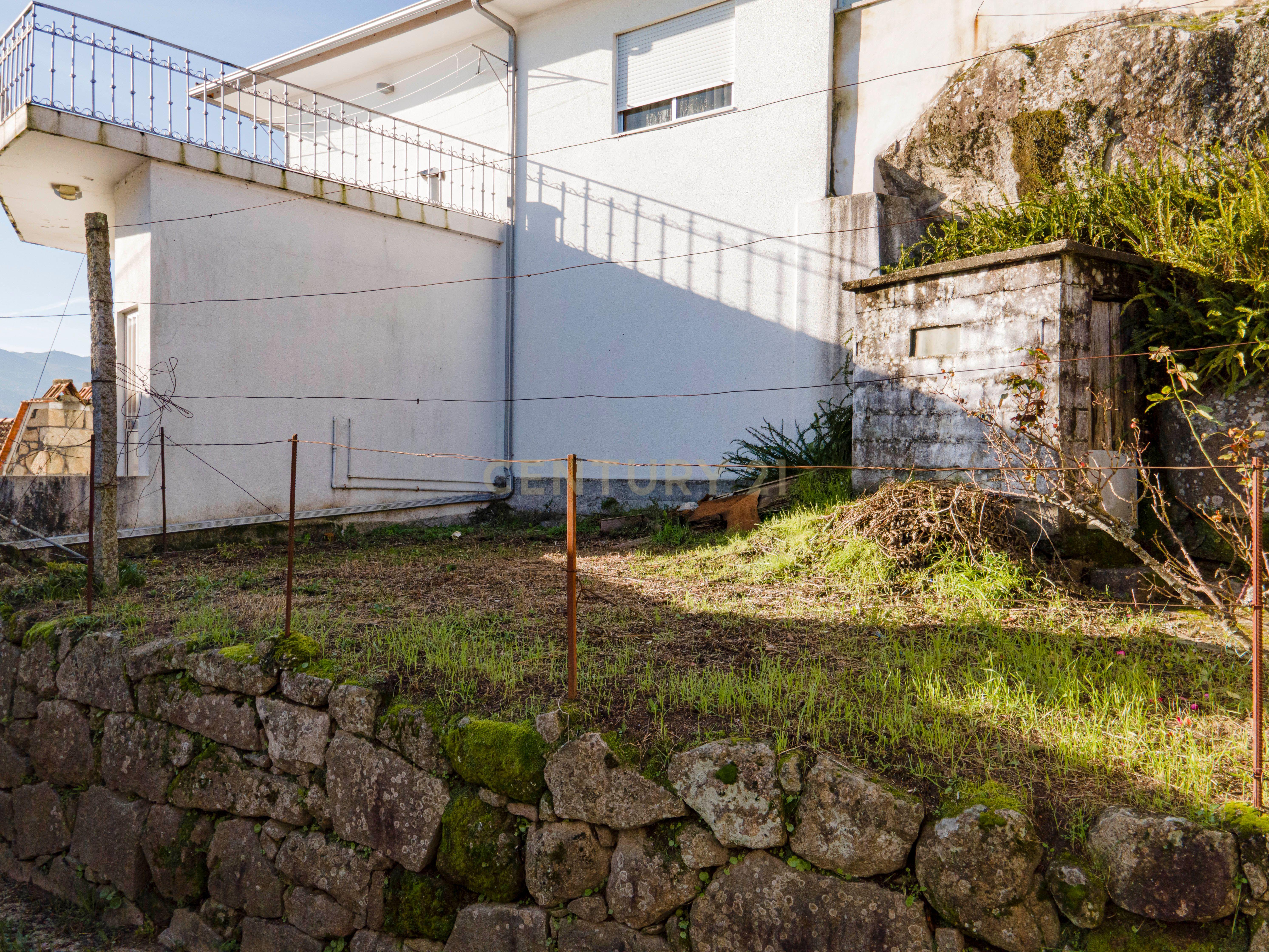 3 Moradias para restauro com vista Rio Douro - Image 12