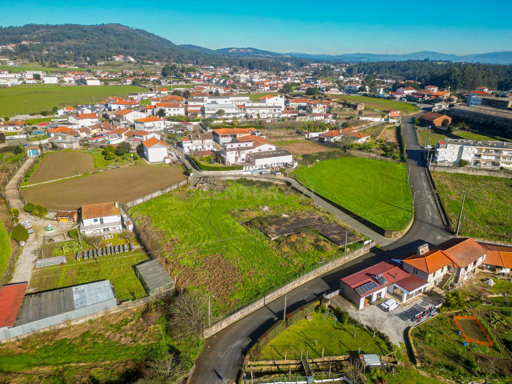 Terreno Urbano excelente oportunidade para fins residenciais ou comerciais. - Image 9