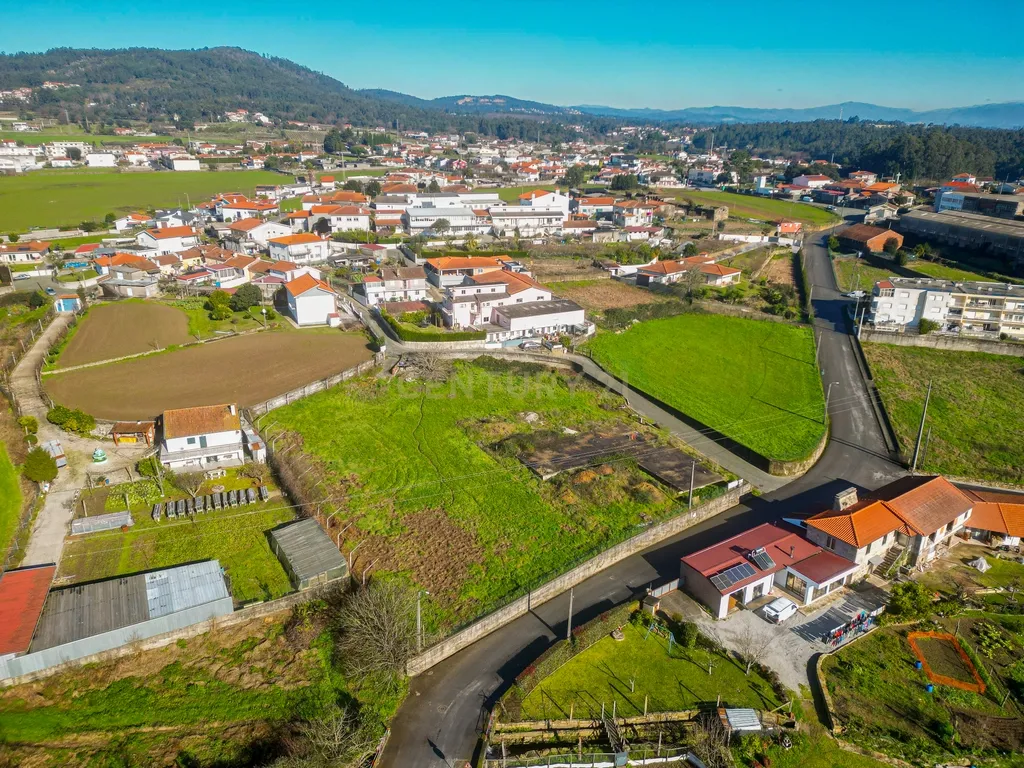 Terreno Urbano excelente oportunidade para fins residenciais ou comerciais. - Image 9