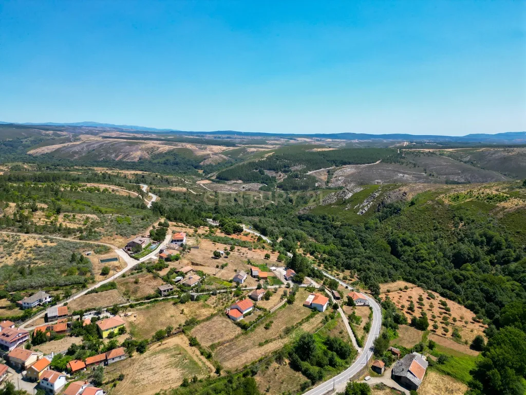 Moradia na aldeia do Portelo, Bragança - Image 13