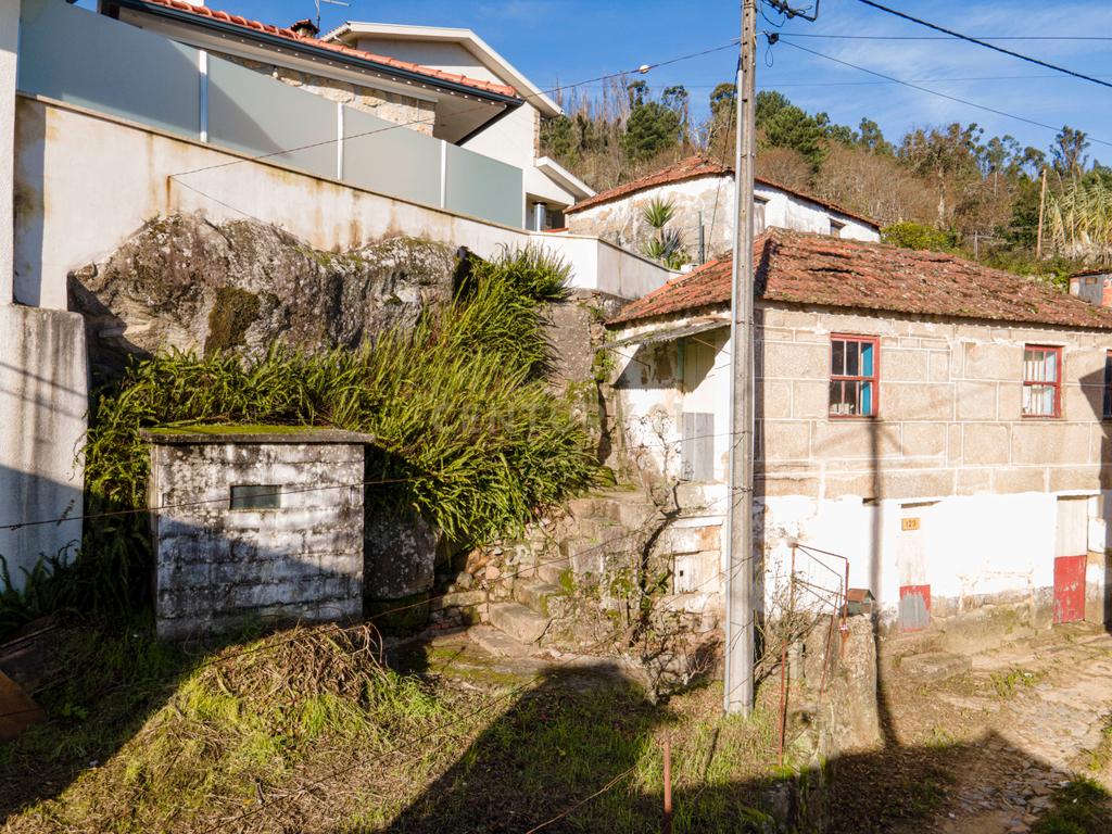 3 Moradias para restauro com vista Rio Douro - Image 14