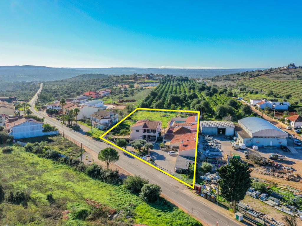Quinta de Luxo em Silves com 10 Quartos e Piscina Comum - Image 4