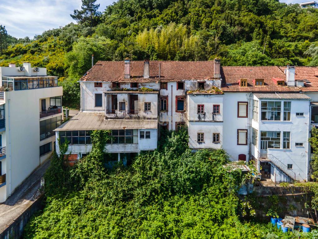 Moradia em projeto com vistas deslumbrantes sobre Coimbra - Image 13