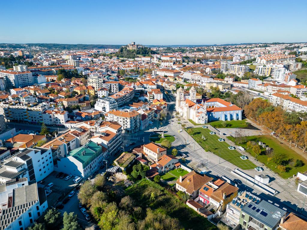 Apartamento T4 duplex || Centro Histórico de Leiria - Image 17