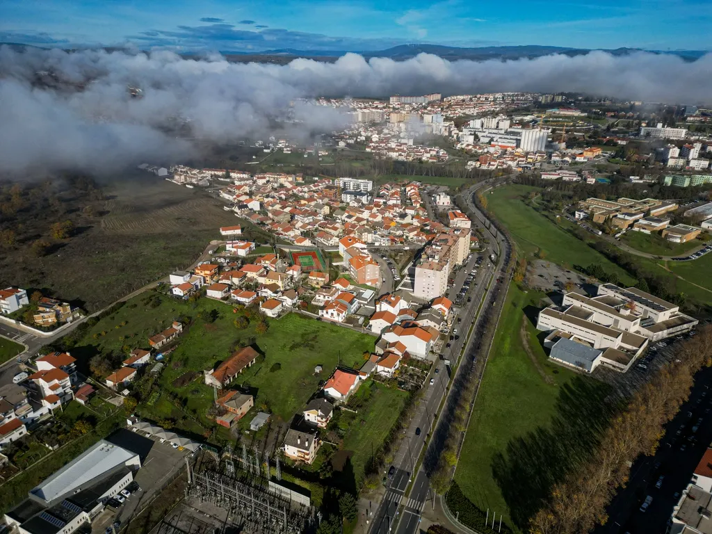 Terreno Urbano em Bragança com Viabilidade de Construção - Image 4