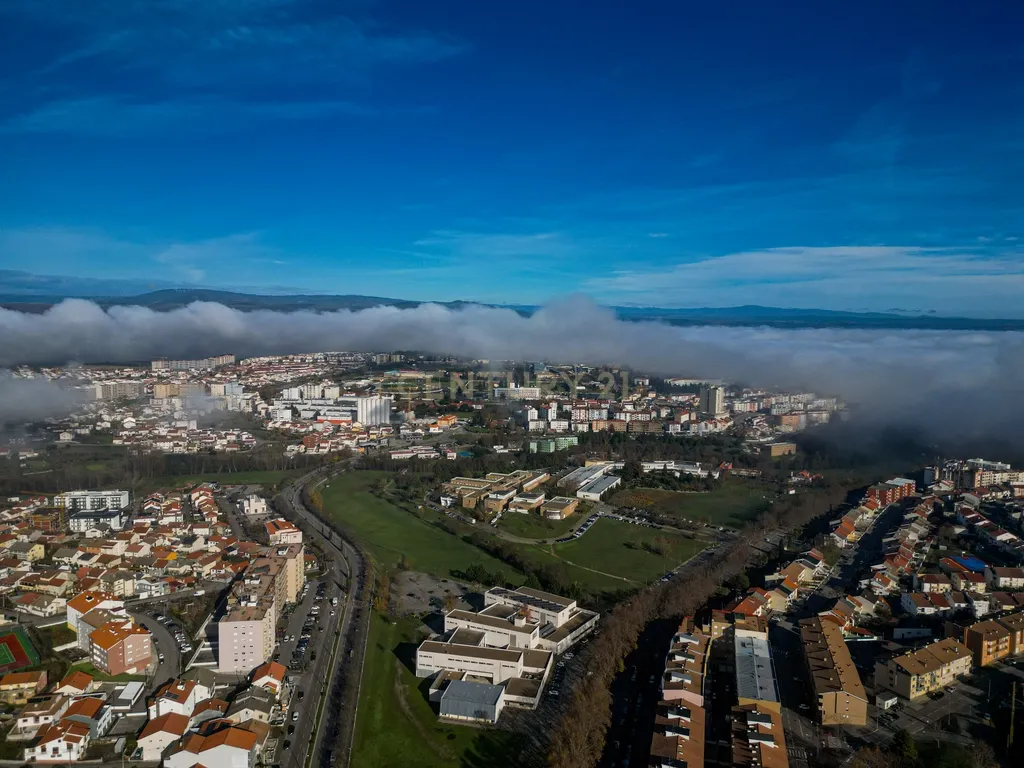 Terreno Urbano em Bragança com Viabilidade de Construção - Image 5