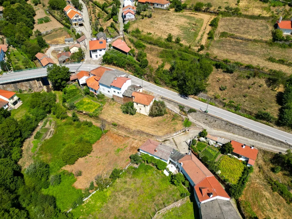 Moradia na aldeia do Portelo, Bragança - Image 9