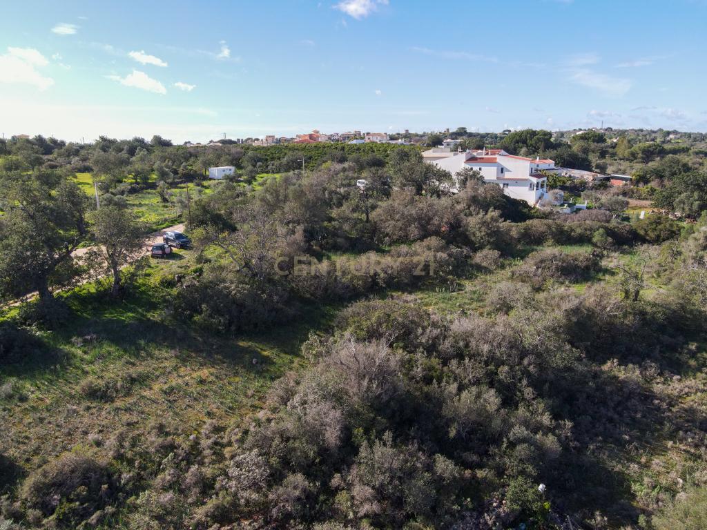 Terreno Misto com ruína nas Fontainhas, Albufeira - Image 1