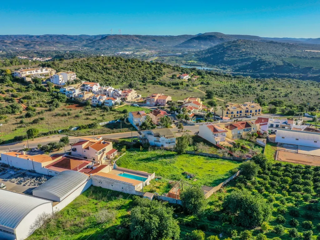 Quinta de Luxo em Silves com 10 Quartos e Piscina Comum - Image 7
