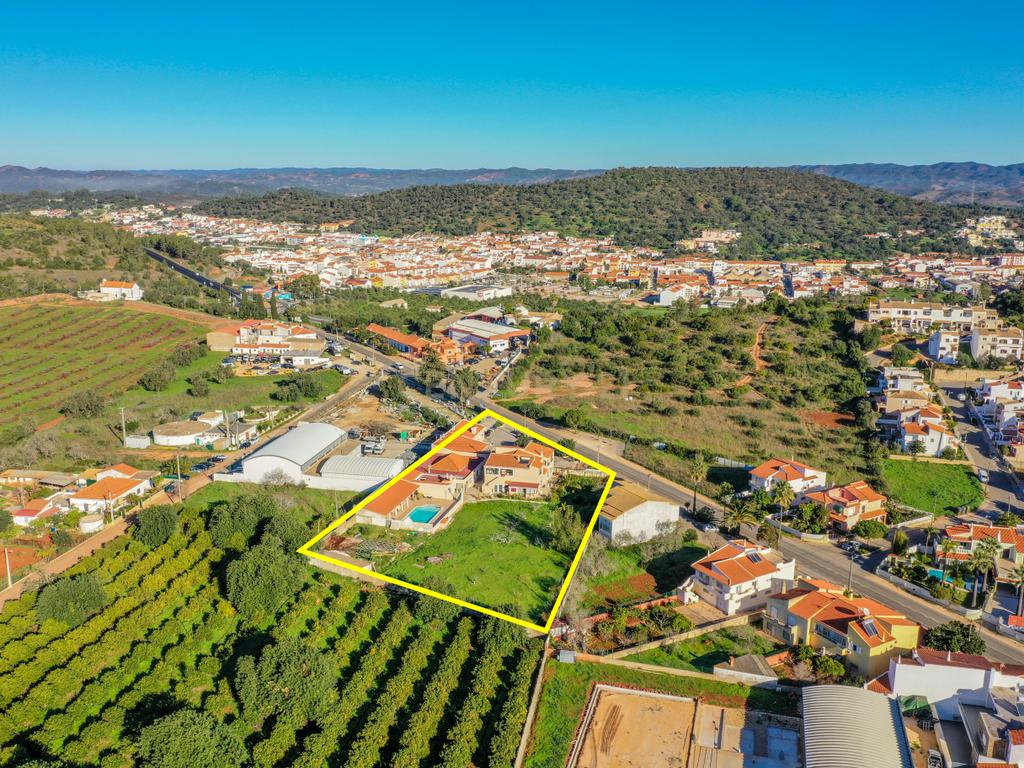 Quinta de Luxo em Silves com 10 Quartos e Piscina Comum - Image 5