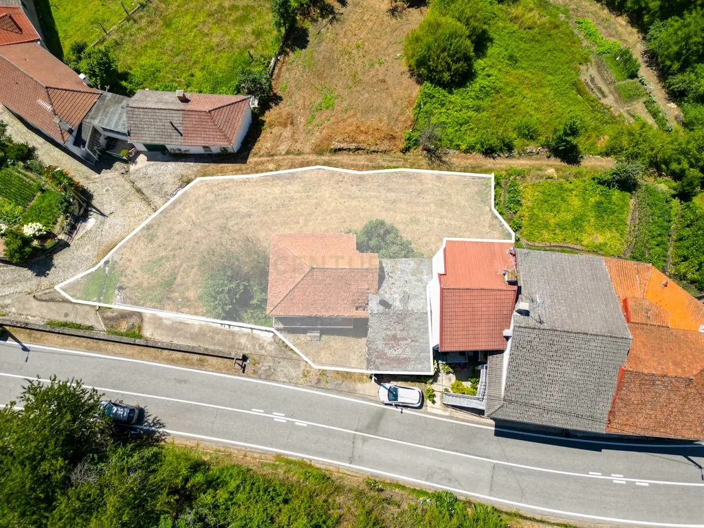 Moradia na aldeia do Portelo, Bragança - Image 2
