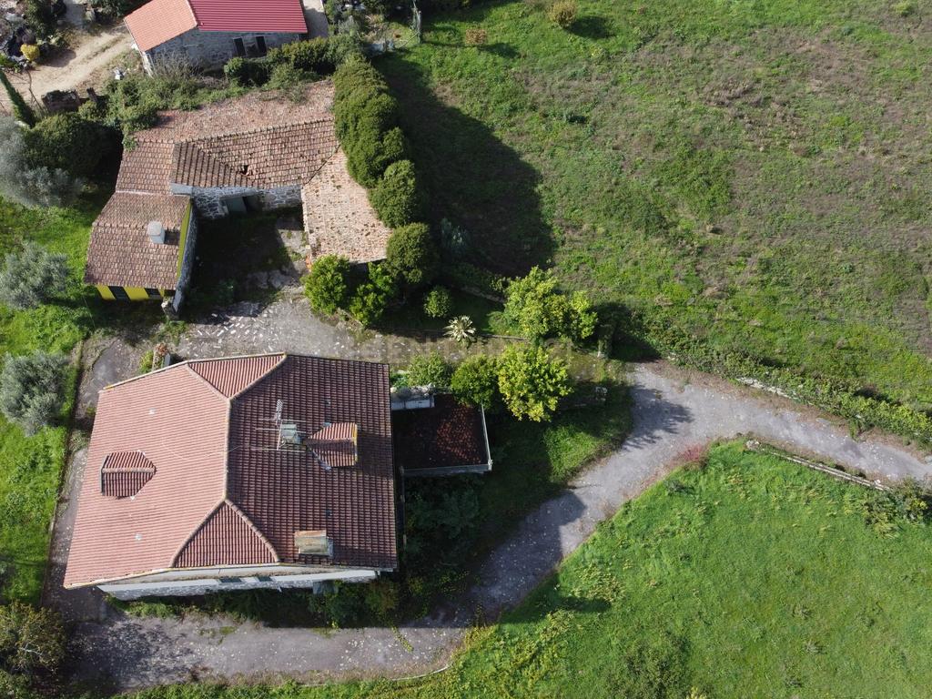 Terreno Urbanizável com moradia e anexos junto ao Hospital distrital de Viseu - Image 6