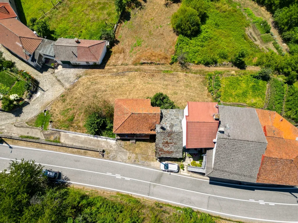 Moradia na aldeia do Portelo, Bragança - Image 18