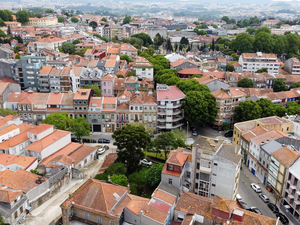 Prédio nas belas artes - Porto - Image 3