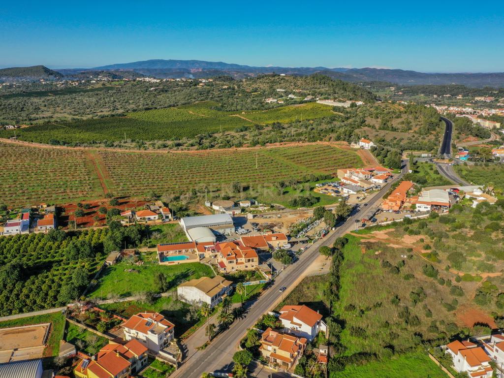 Quinta de Luxo em Silves com 10 Quartos e Piscina Comum - Image 10