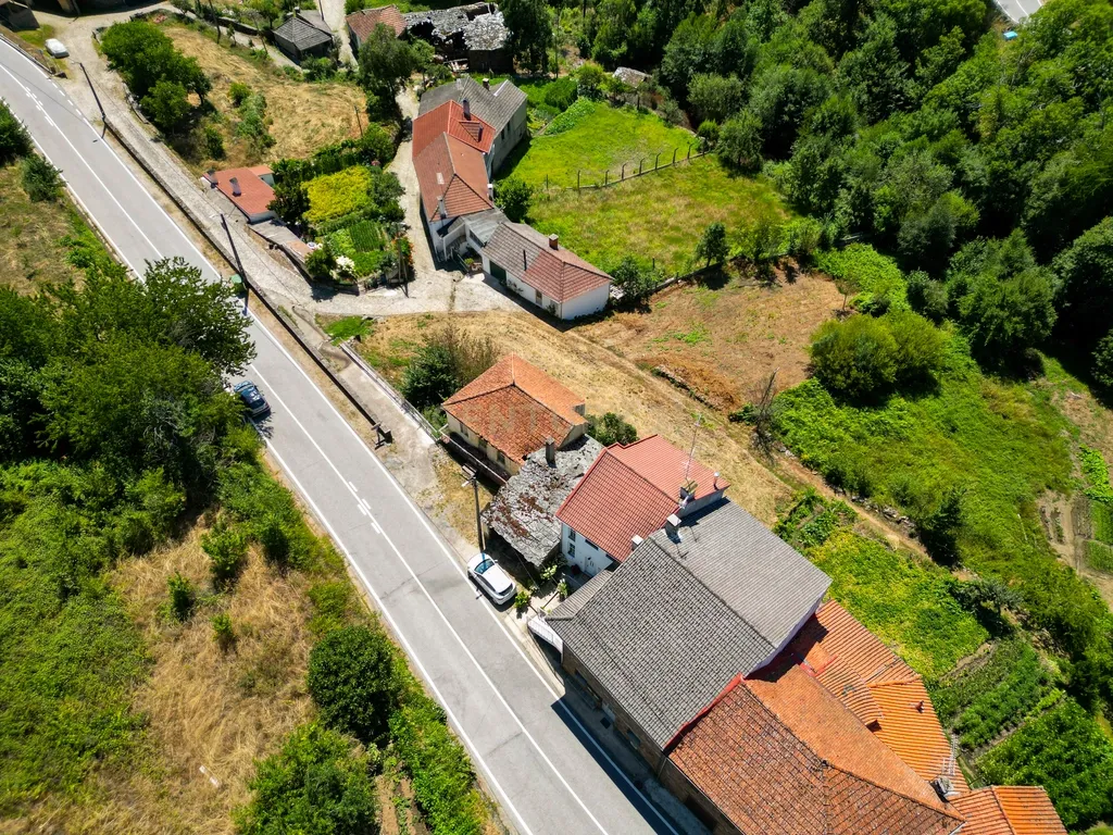 Moradia na aldeia do Portelo, Bragança - Image 14