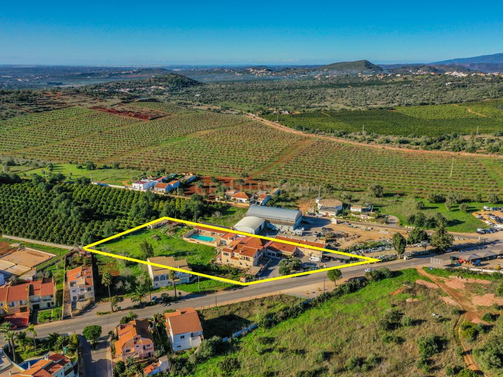 Quinta de Luxo em Silves com 10 Quartos e Piscina Comum - Image 11