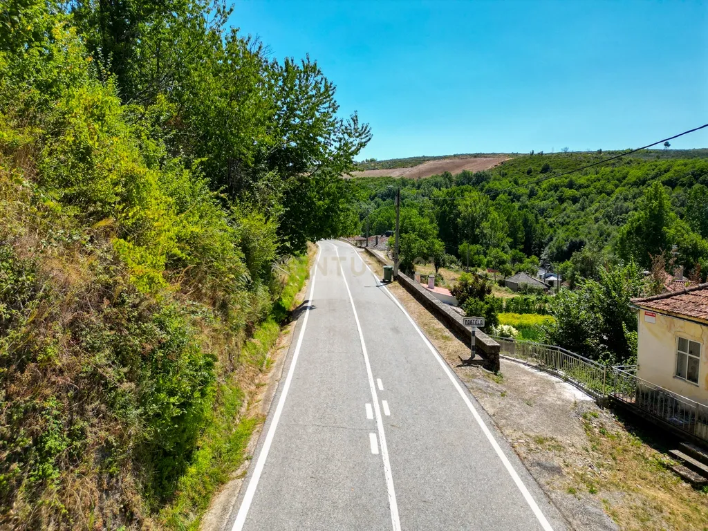Moradia na aldeia do Portelo, Bragança - Image 15