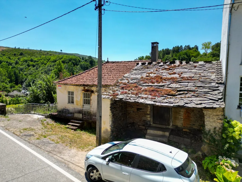 Moradia na aldeia do Portelo, Bragança - Image 3