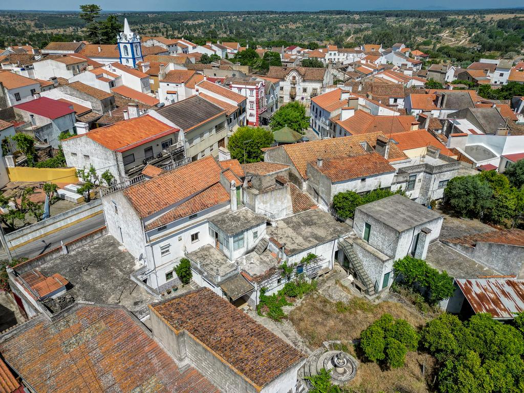 Moradia em Tolosa com 635m² e terreno com 1250m², para modernização total - Image 6