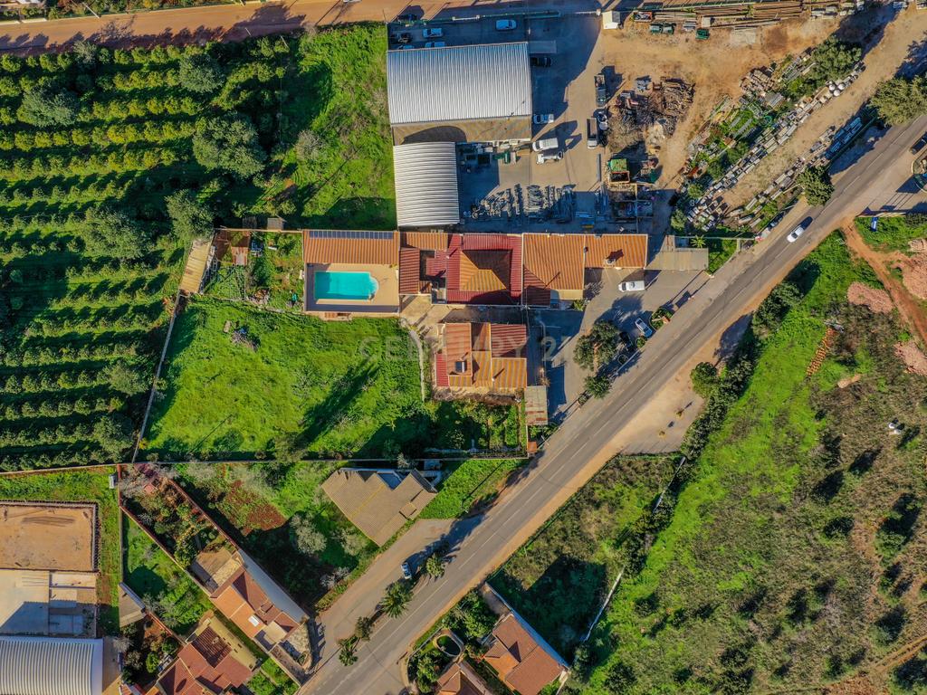 Quinta de Luxo em Silves com 10 Quartos e Piscina Comum - Image 12