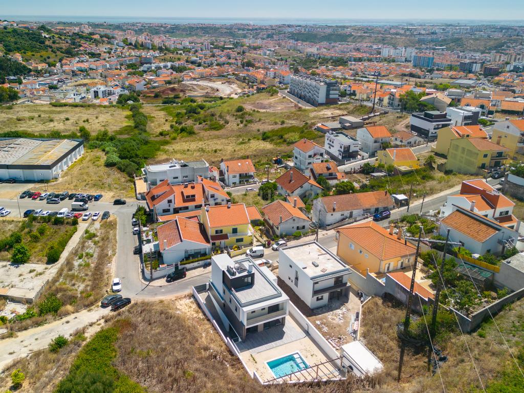 Moradia T5 de luxo com Piscina em Famões - Odivelas - Image 49