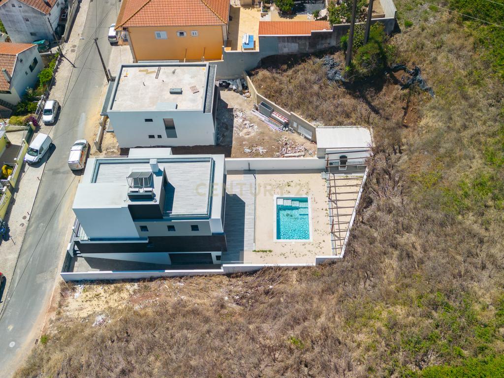 Moradia T5 de luxo com Piscina em Famões - Odivelas - Image 61