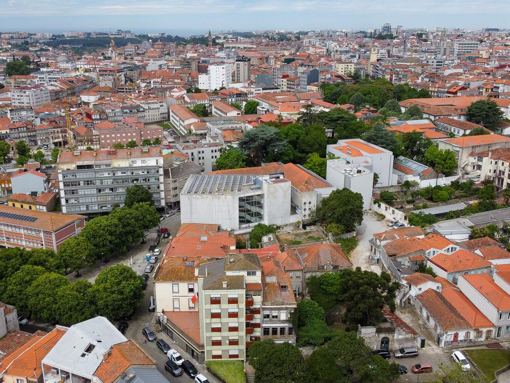 Prédio nas belas artes - Porto - Image 5