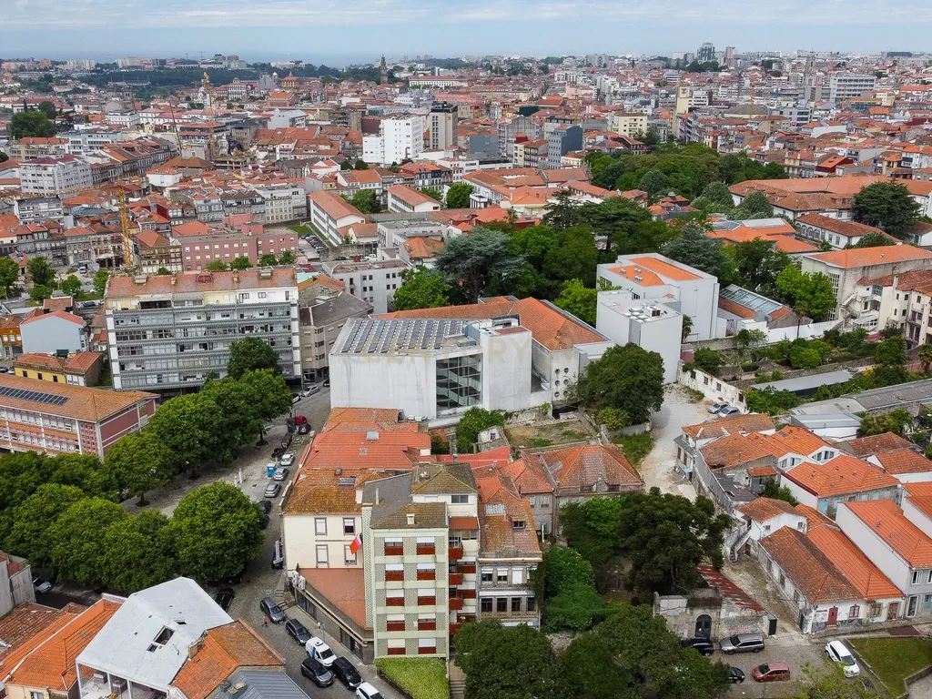Prédio nas belas artes - Porto - Image 5